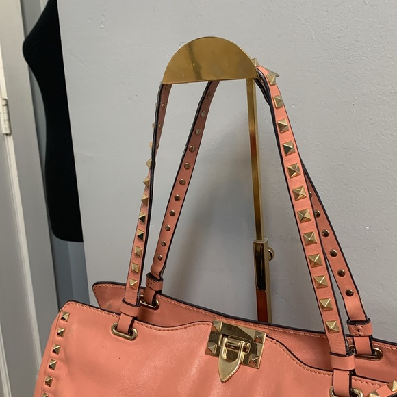 ❌SOLD❌Authentic Valentino Garavani pink leather Rockstud leather purse - Picture 10 of 17